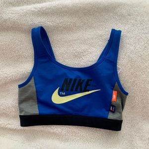 Nike Medium Support Sports Bra